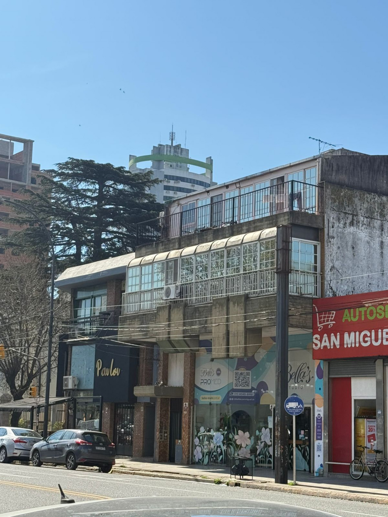 Local de 330 m2 en alquiler sobre Av. Pte.  Perón - San Miguel